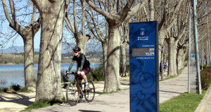 Banyoles instal·la un comptador de bicicletes al davant de l’Estany per promoure la mobilitat sostenible a la ciutat