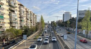 Un 44% dels cotxes previstos han sortit de l’àrea metropolitana fins a les vuit del vespre per l’operació sortida