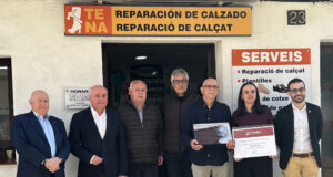 La Sabateria Tena rep el guardó d’Establiment Històric per la Cambra de Comerç de Girona