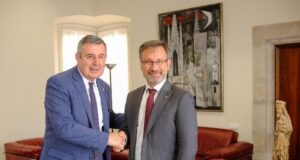 Miquel Noguer rep el conseller de Política Lingüística a la Diputació de Girona