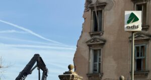 Enderroquen l’antiga estació de mercaderies de la Sagrera de Barcelona