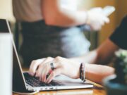El programa ‘Feina Jove’ de Roses facilita l’ocupació juvenil connectant empreses i joves